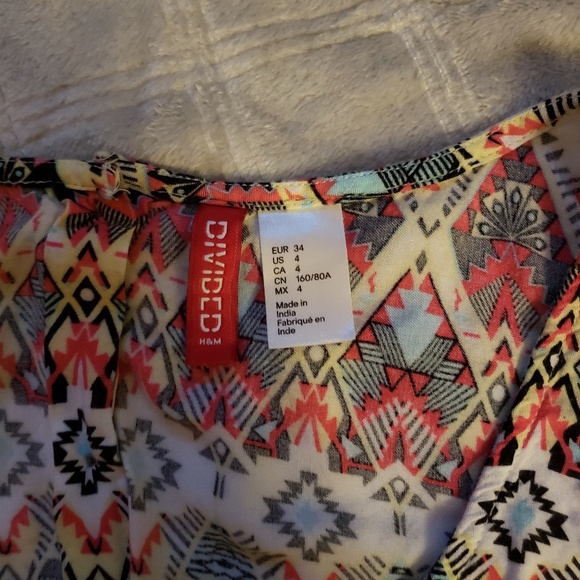 Adorable Patterned Summer Dress - Picture 4 of 4